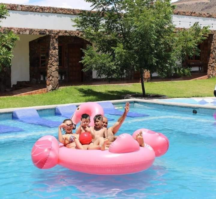 Hotel Hacienda Las Marias Meoqui Exteriör bild