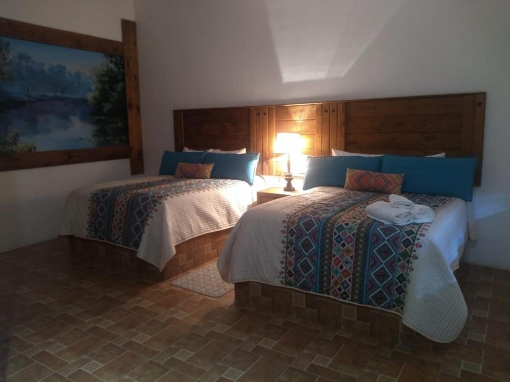 Hotel Hacienda Las Marias Meoqui Exteriör bild