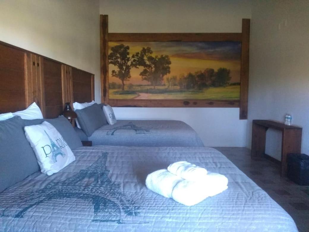 Hotel Hacienda Las Marias Meoqui Exteriör bild