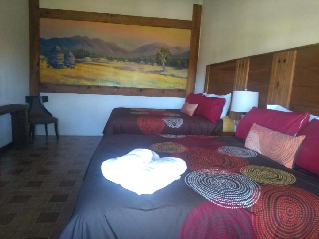 Hotel Hacienda Las Marias Meoqui Exteriör bild