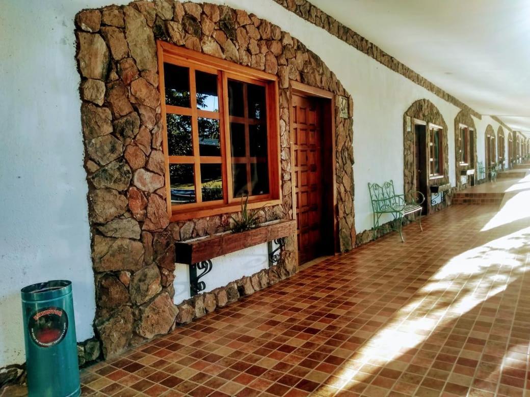 Hotel Hacienda Las Marias Meoqui Exteriör bild