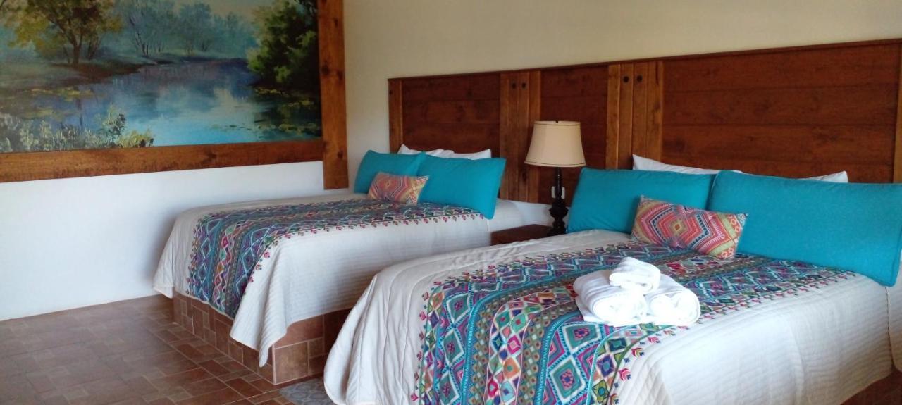 Hotel Hacienda Las Marias Meoqui Exteriör bild